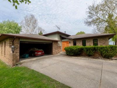 1752 Greenview Ave, Valparaiso, IN, 46383