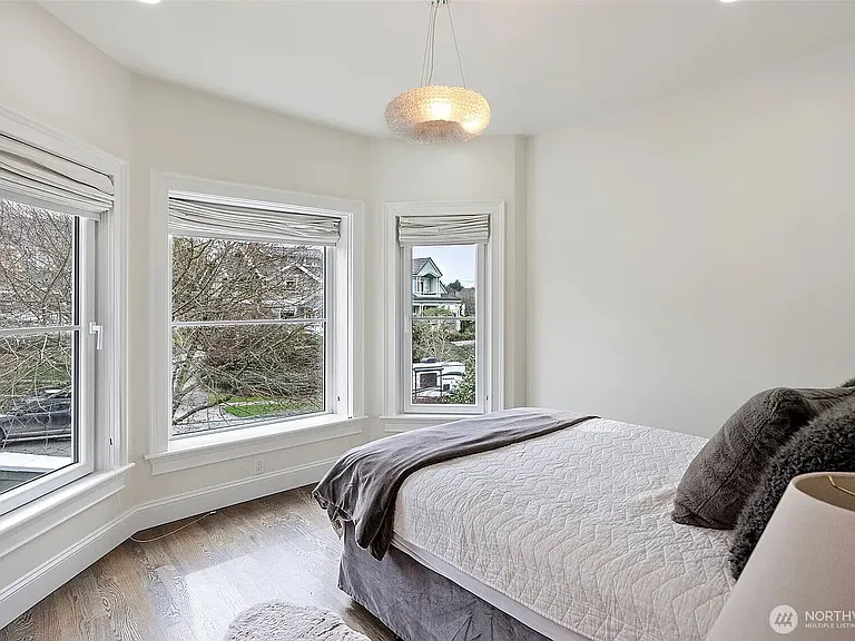 511 N E St — Photo 14