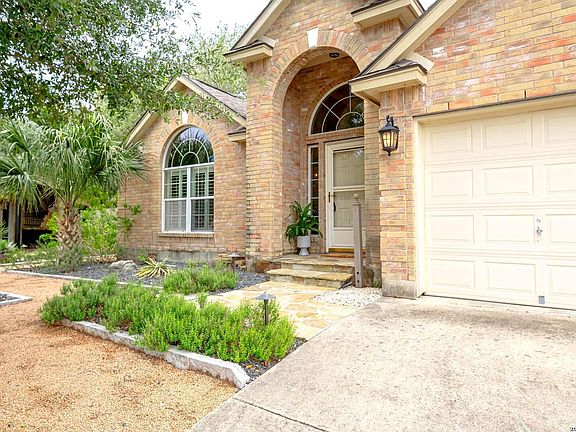 4th image of 1739 Oakmont Cir