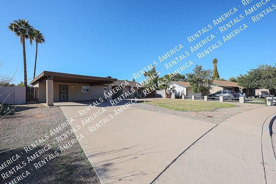 1st image of 913 W Jerome Cir