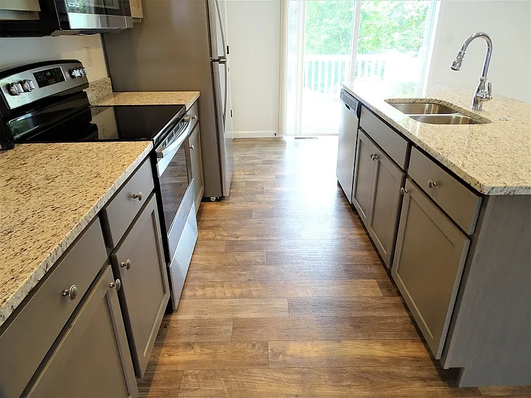 416 Masonic Dr — Photo 5