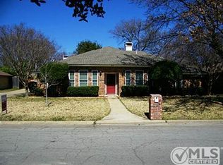 2419 Wimbledon Dr, Arlington, TX 76017