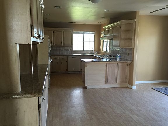 Family to Kitchen