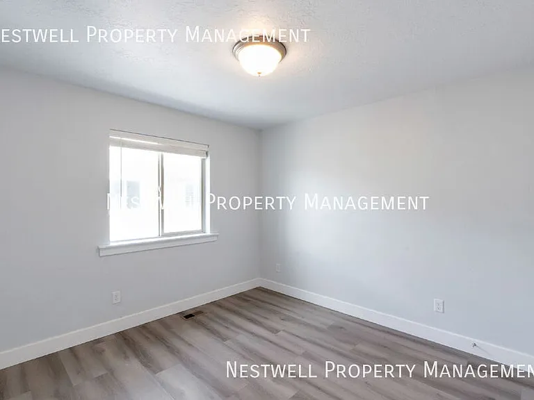 3596 E Ruby Ln — Photo 16