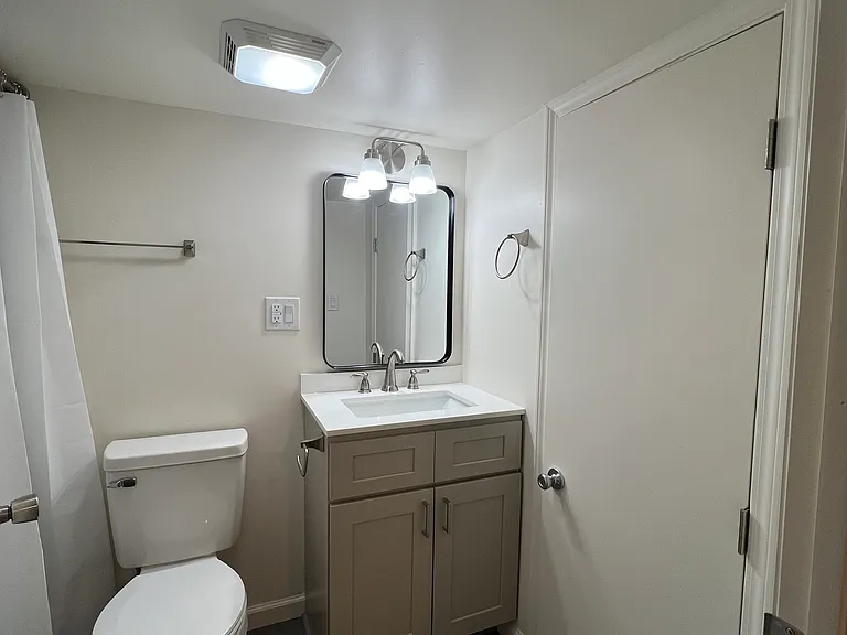 Full Bath, Lower level