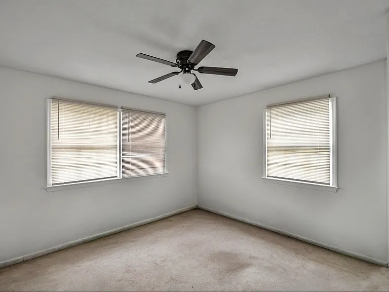 4760 Marlborough Dr — Photo 27