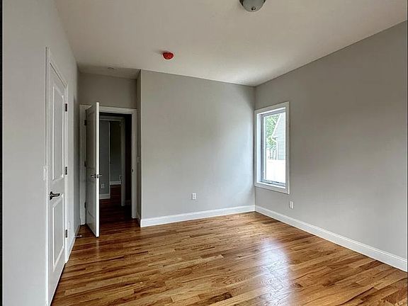5th image of 1 Eugene St #0