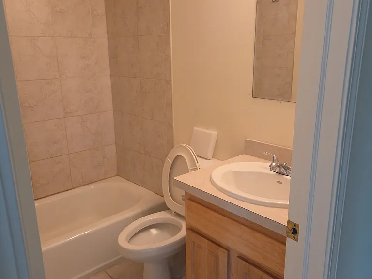1638 Garfield Ave #1 — Photo 2