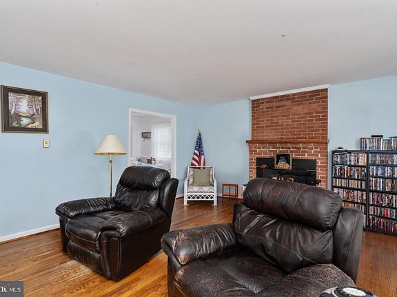 5th image of 100 Latane Dr