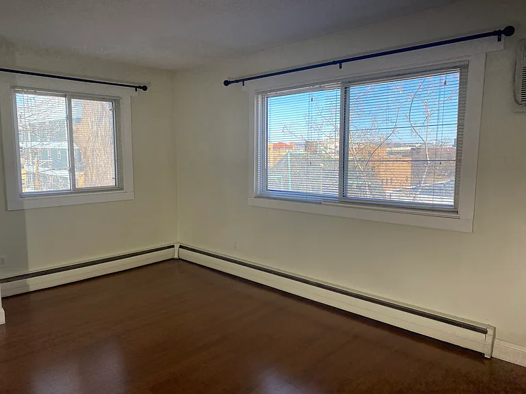 322 Clifton Ave — Photo 3