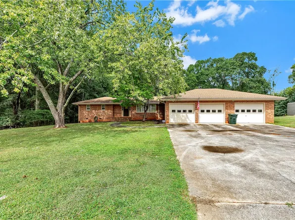 719 W Quincy Rd, Seneca, SC 29678