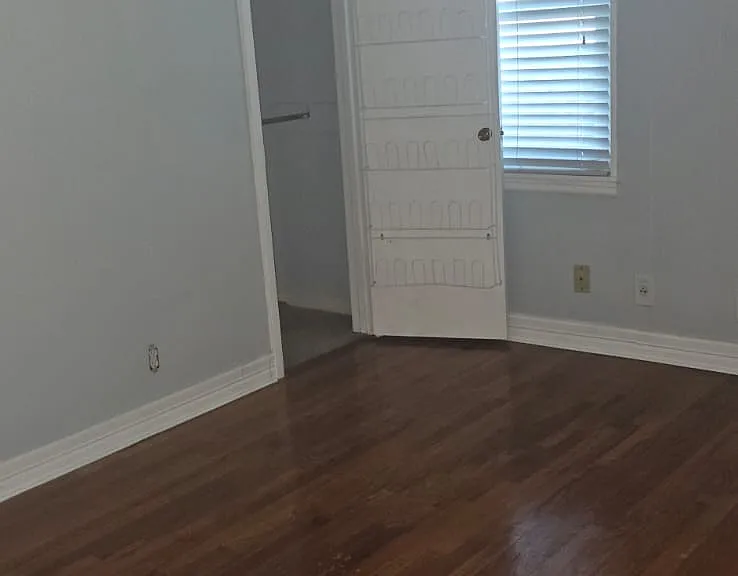 1214 Burleson St — Photo 6