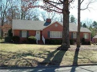 902 Kenreed Dr, Thomasville, NC 27360