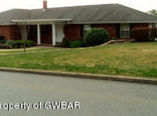 112 Leslie Ln, Hughestown, PA 18640
