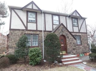 17 Minell Pl, Teaneck, NJ 07666