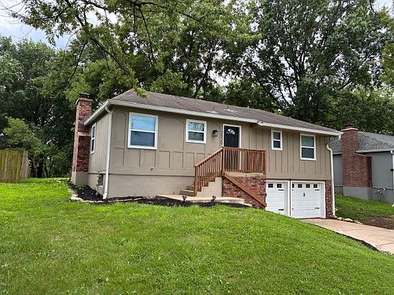 3rd image of 2520 NW Oxford Dr