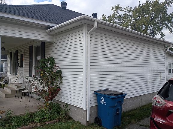 4th image of 1210 N Logan St
