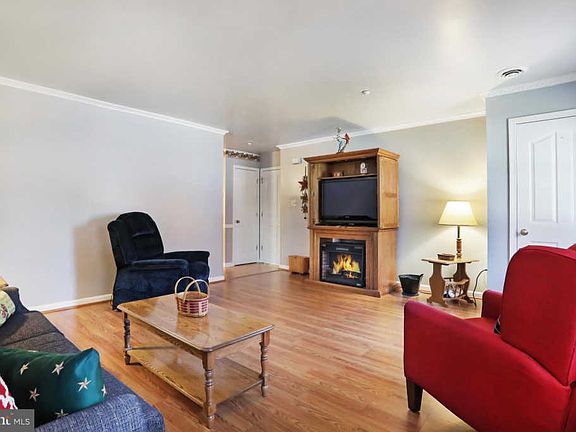 5th image of 1222 Hunters Woods Dr