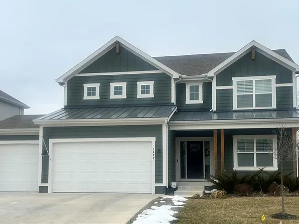 1422 SW Georgetown Dr, Lees Summit, MO 64082