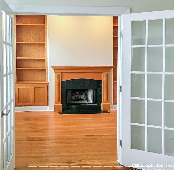 1st image of 3850 N Southport Ave #3A