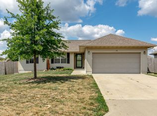 174 Ledgestone Dr, Rogersville, MO 65742