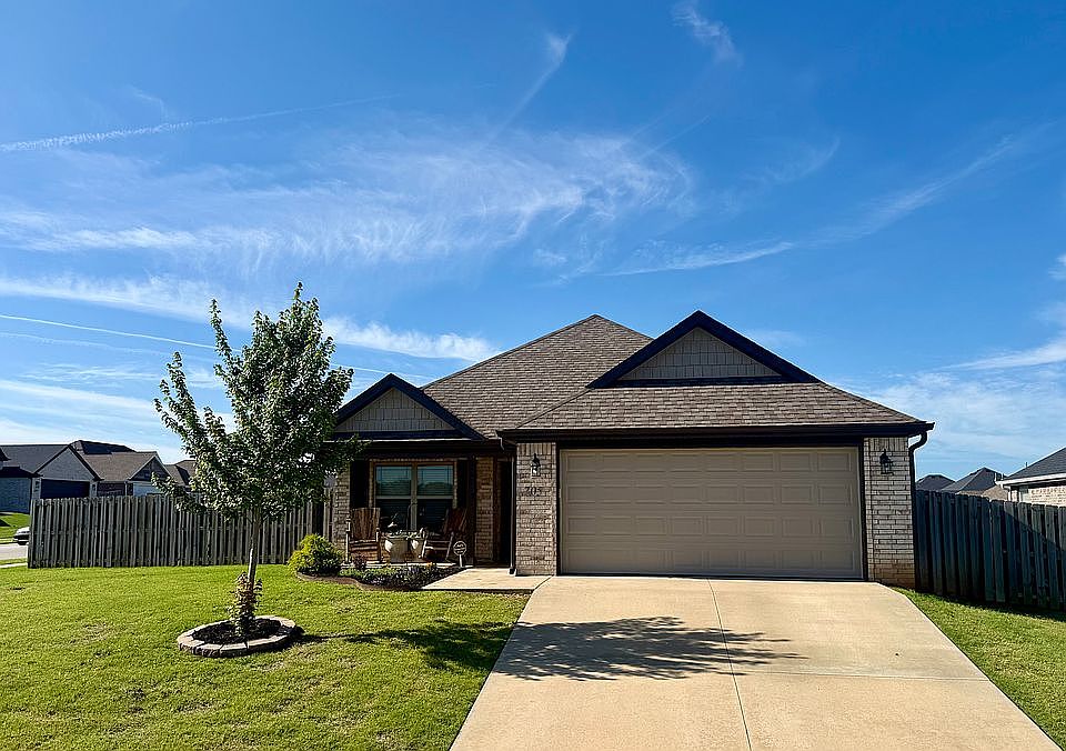 1st image of 705 Tiger Eye Ave