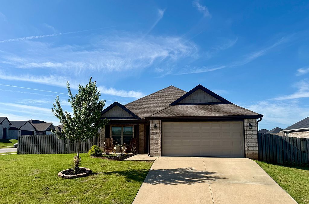705 Tiger Eye Ave - Property Image