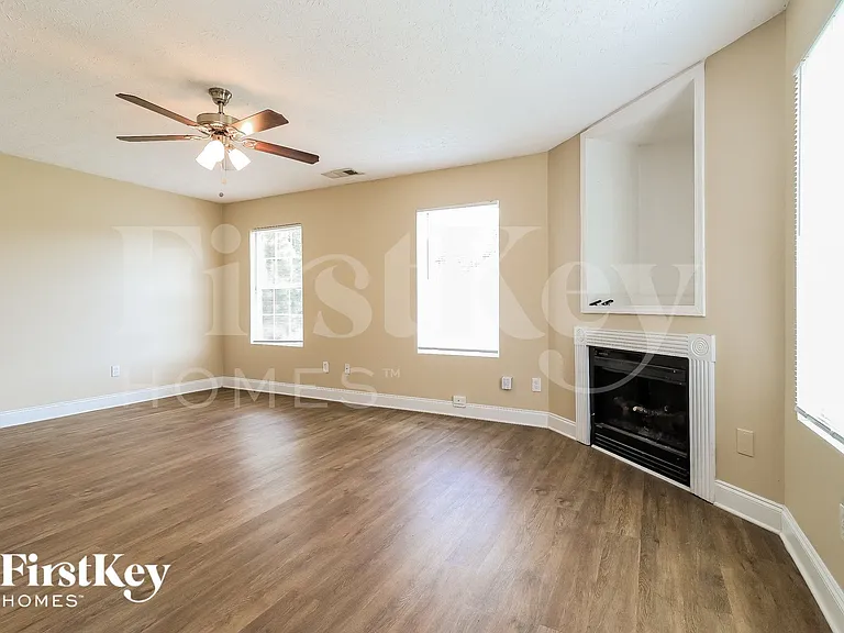 124 Swafford Dr — Photo 6