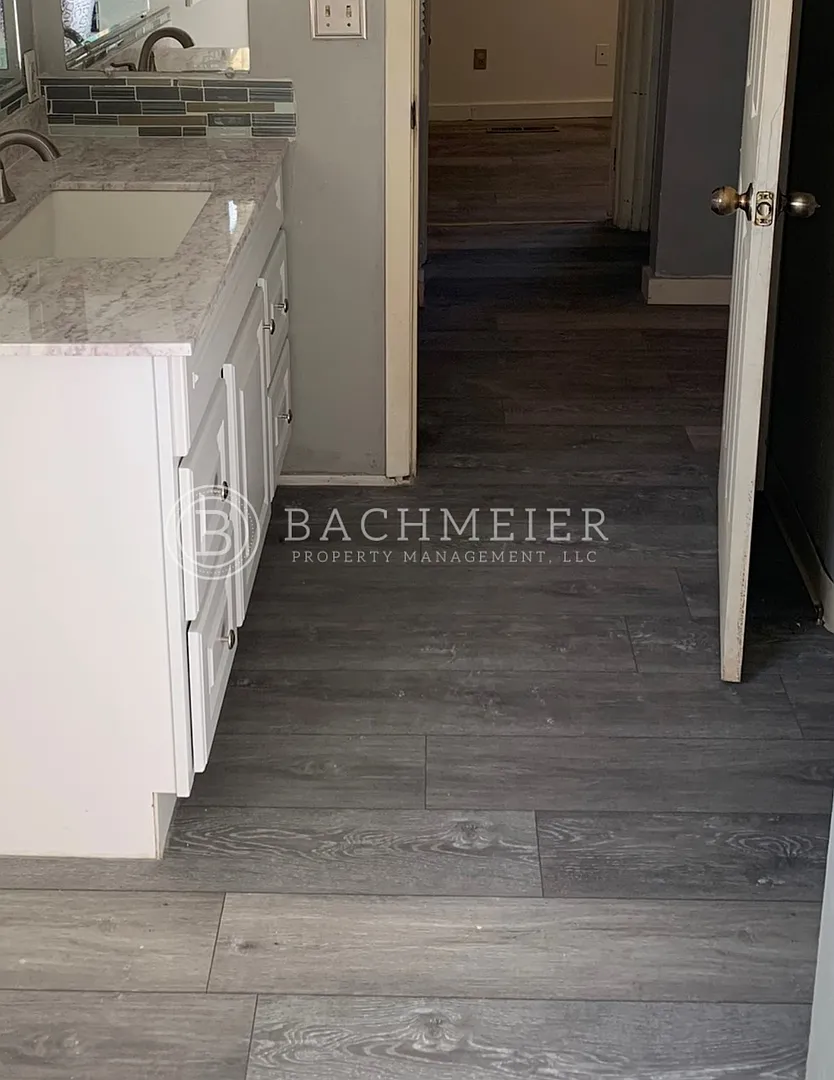 724 SE 3rd St — Photo 4