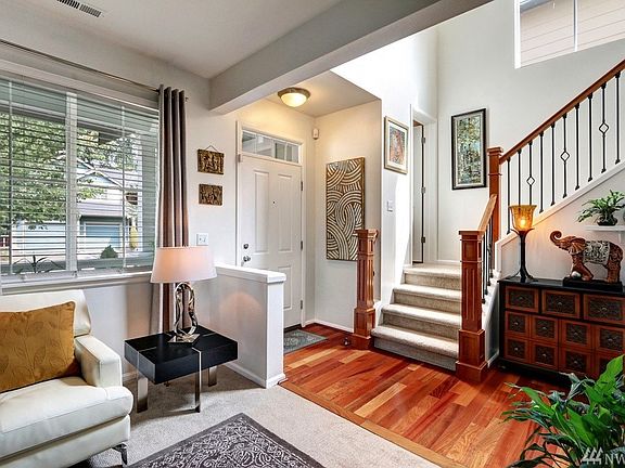 4th image of 5602 Acclamation St E