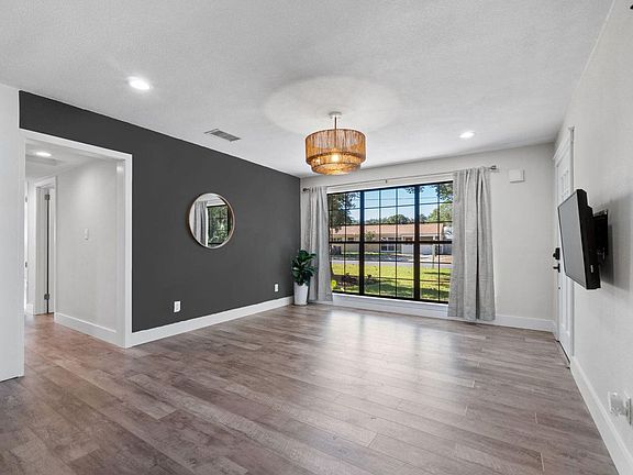 5th image of 368 Osborne Dr
