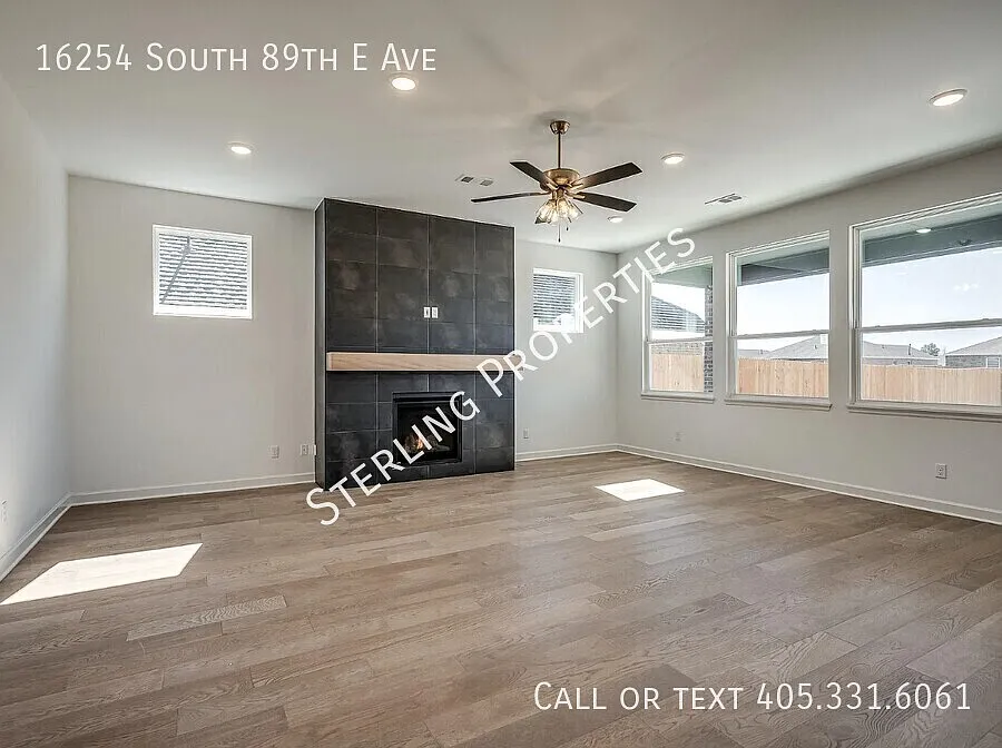 2-Story home in Bixby Village! — Photo 3
