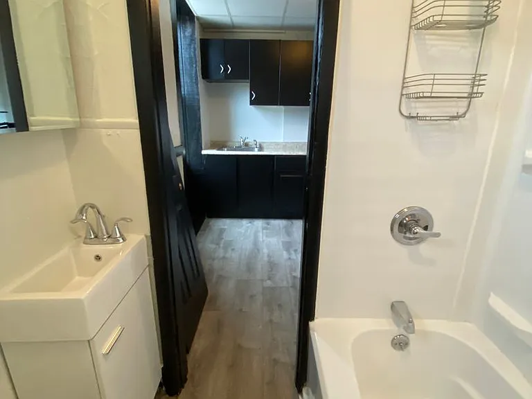 111-115 Lyell Ave — Photo 11