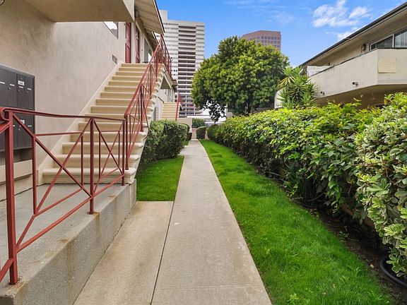 2nd image of 1219 Barry Ave APT 2