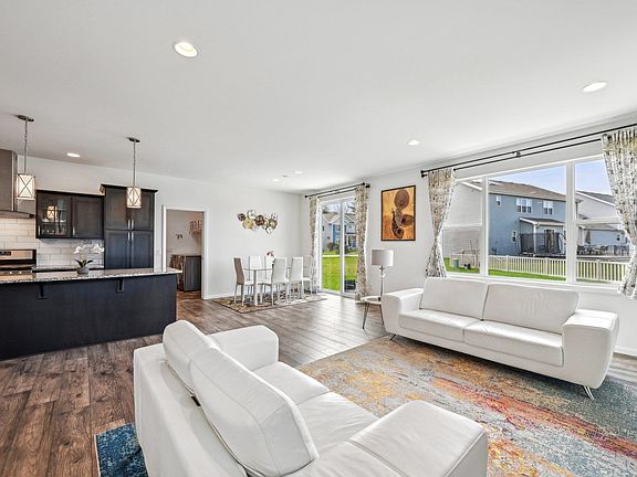5th image of 704 Cozy Nest Dr