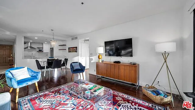 10724 Wilshire Blvd #809 — Photo 6