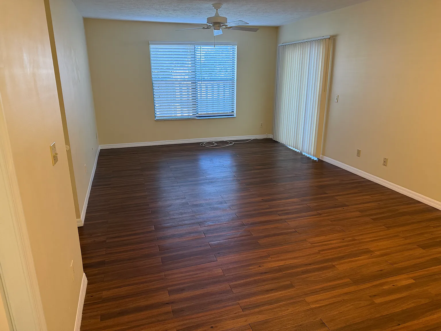 2 bed, 969 sqft, $1,700 — Photo 1