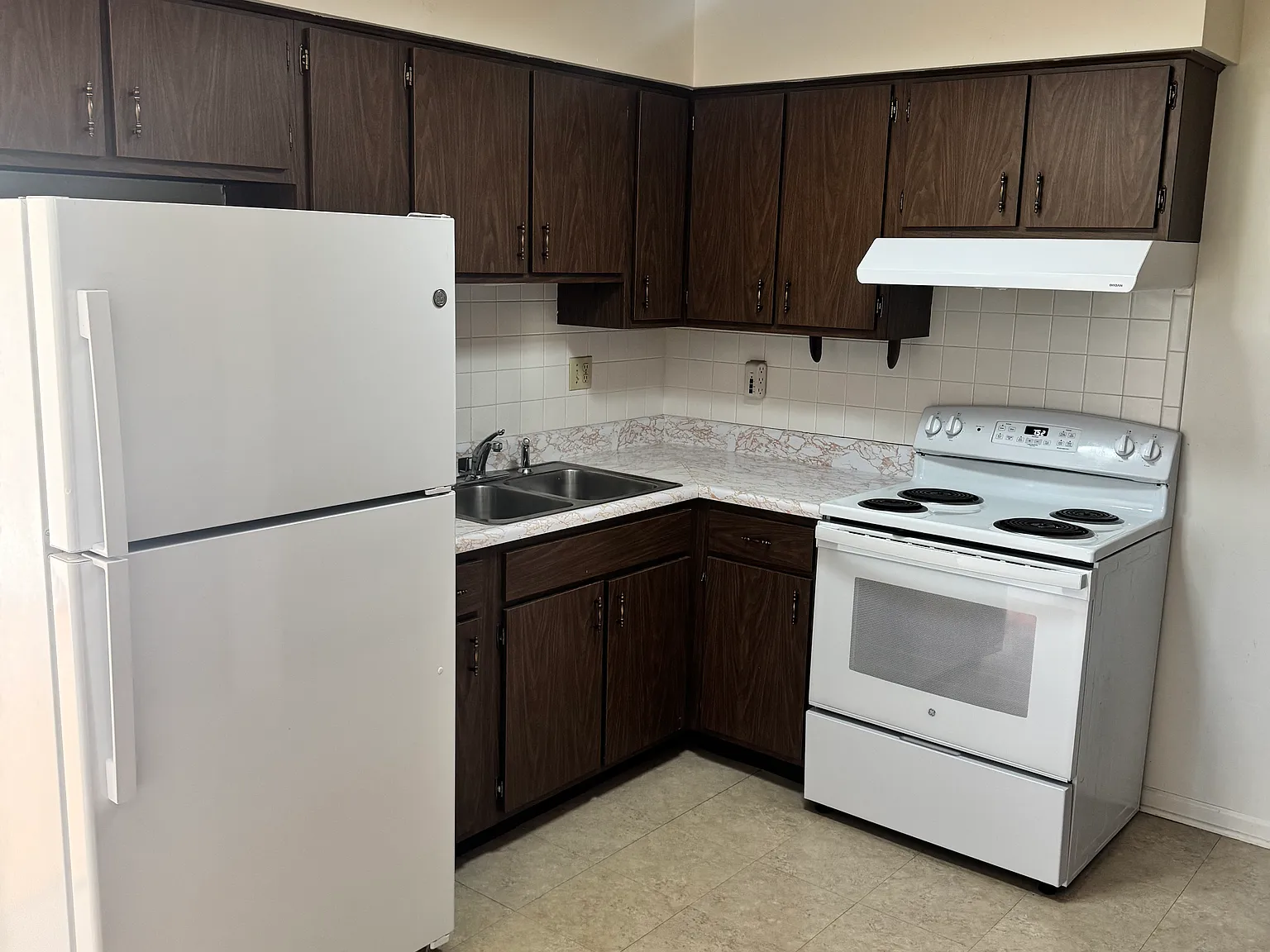 2 bed, 800 sqft, $850 — Photo 3