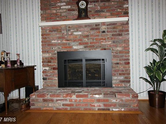 3rd image of 343 Tulip Oak Ct