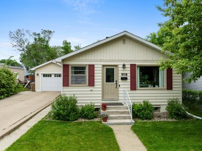 918 6th St NE, Minot, ND, 58703