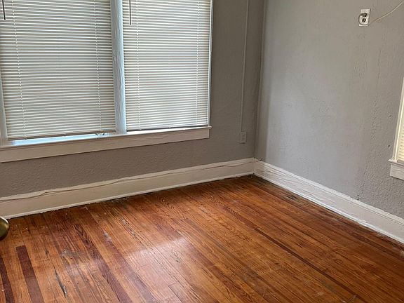 5th image of 1852 Washington St #2
