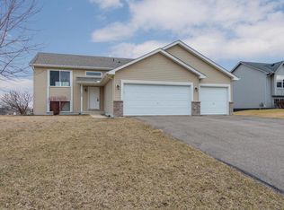 1000 Sunrise Ln, Belle Plaine, MN 56011