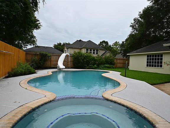 2nd image of 2418 Amber Springs Dr
