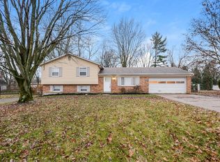 853 Meadow Ridge Dr, Cincinnati, OH 45245