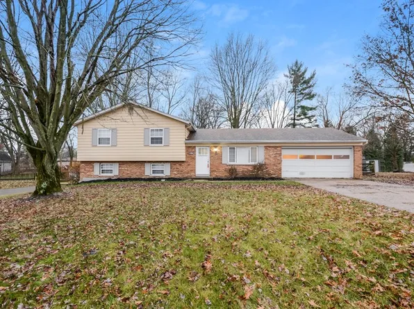 853 Meadow Ridge Dr, Cincinnati, OH 45245