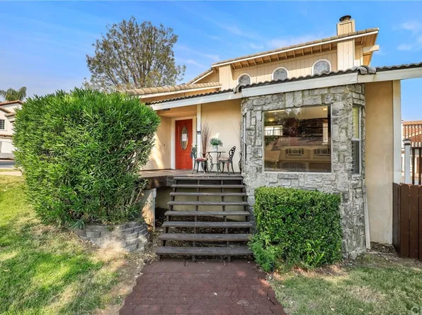 30490 Golden Gate Dr, Canyon Lake, CA 92587