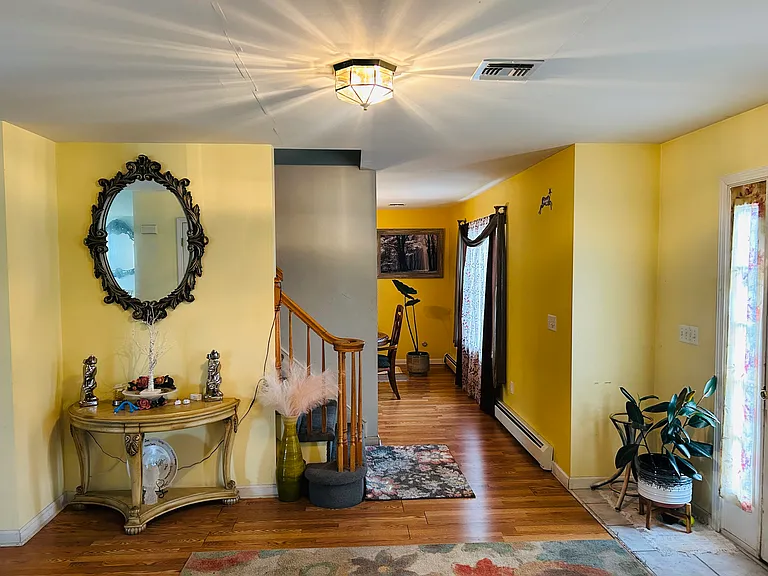 8 Park Cir — Photo 5