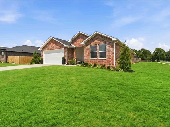 3101 N Rooster St, Siloam Springs, AR 72761