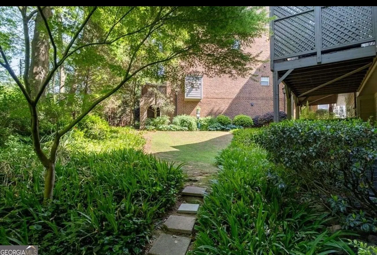 3 bed, 1998 sqft, $3,750 — Photo 4