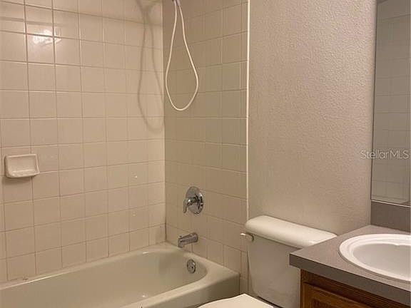 4th image of 1076 Park Central Cir